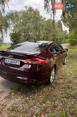 Седан Ford Fusion 2017 в 