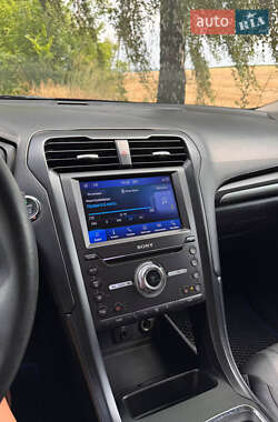Седан Ford Fusion 2017 в 