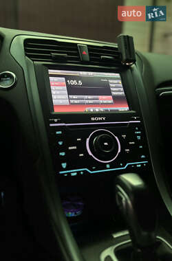 Седан Ford Fusion 2014 в 