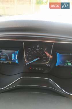 Седан Ford Fusion 2013 в 