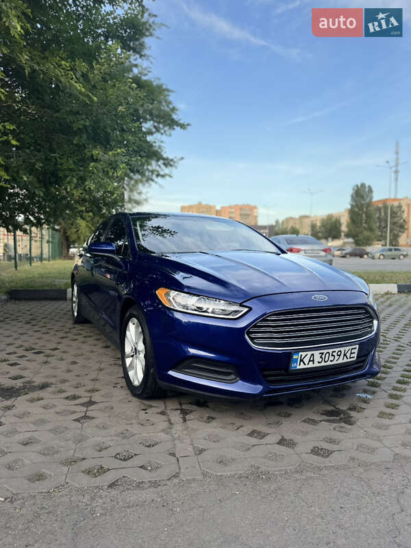 Седан Ford Fusion 2014 в 