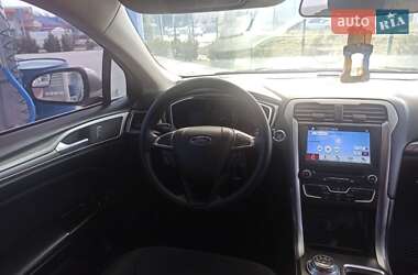 Седан Ford Fusion 2016 в 