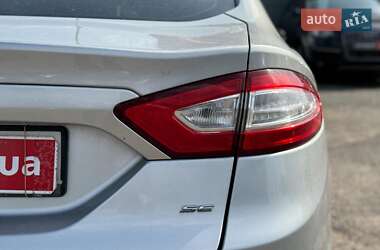Седан Ford Fusion 2015 в 