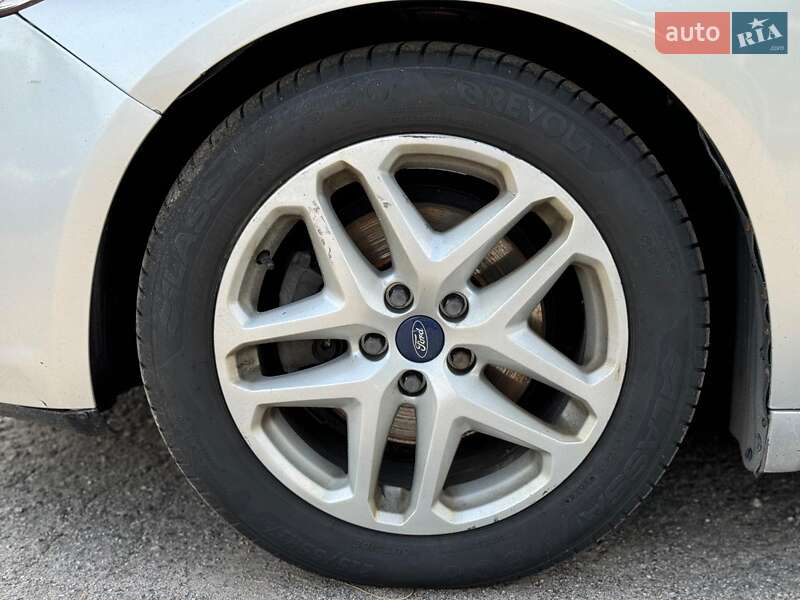 Седан Ford Fusion 2015 в Виннице