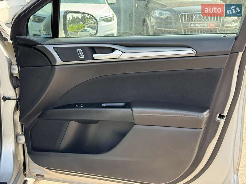 Седан Ford Fusion 2015 в Виннице