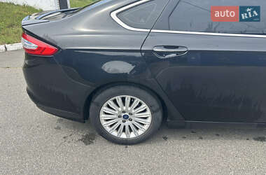 Седан Ford Fusion 2013 в 