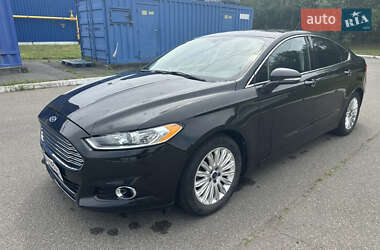 Седан Ford Fusion 2013 в 