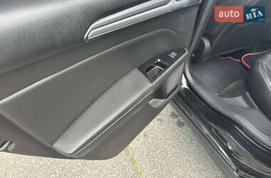 Седан Ford Fusion 2013 в 