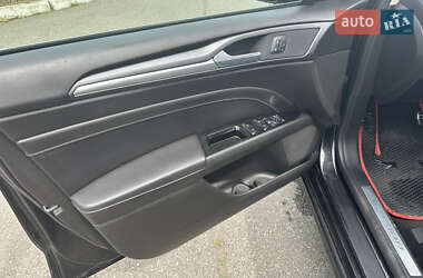 Седан Ford Fusion 2013 в 