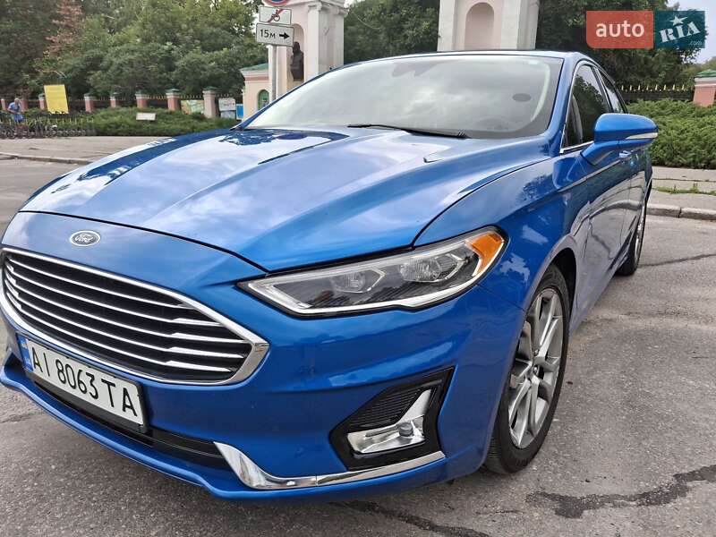 Седан Ford Fusion 2018 в 