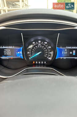 Седан Ford Fusion 2015 в 