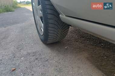 Хэтчбек Ford Fusion 2006 в 