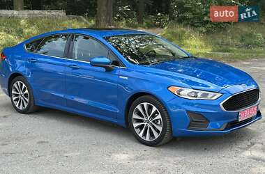 Седан Ford Fusion 2019 в 