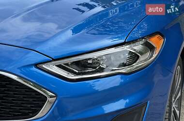 Седан Ford Fusion 2019 в 