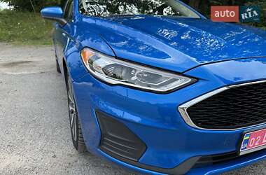Седан Ford Fusion 2019 в 