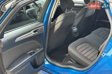 Седан Ford Fusion 2019 в 
