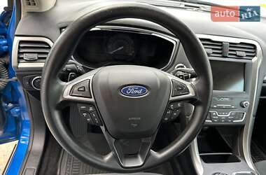 Седан Ford Fusion 2019 в 