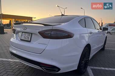 Седан Ford Fusion 2016 в 