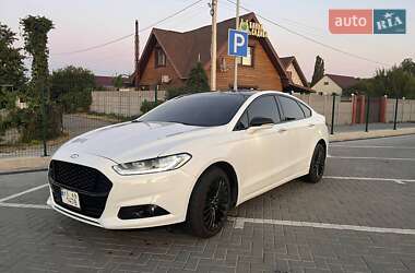 Седан Ford Fusion 2016 в 