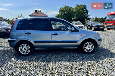 Хэтчбек Ford Fusion 2006 в 