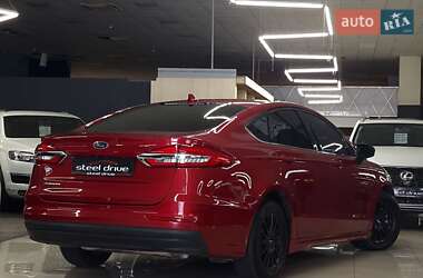Седан Ford Fusion 2020 в 