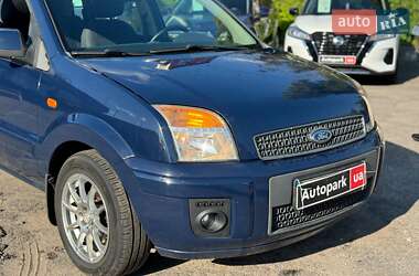 Хэтчбек Ford Fusion 2011 в 