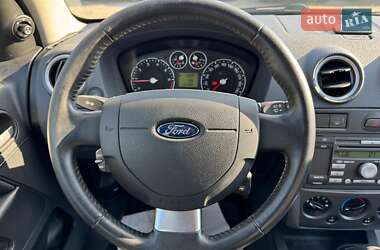 Хэтчбек Ford Fusion 2011 в 