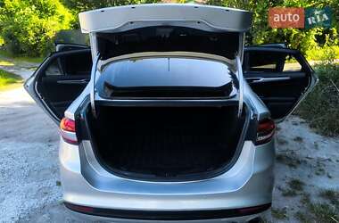 Седан Ford Fusion 2017 в 