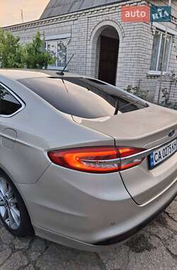 Седан Ford Fusion 2016 в 