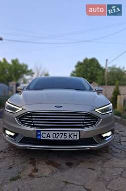 Седан Ford Fusion 2016 в 