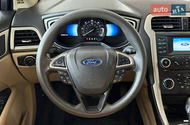 Седан Ford Fusion 2015 в 