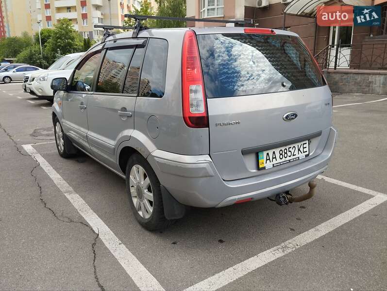 Хэтчбек Ford Fusion 2010 в Киеве
