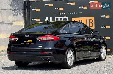 Седан Ford Fusion 2019 в 