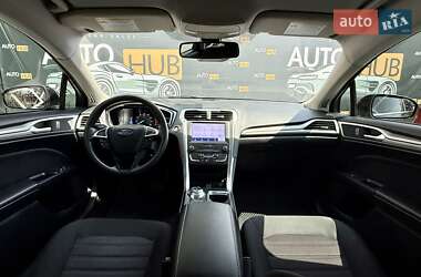 Седан Ford Fusion 2019 в 