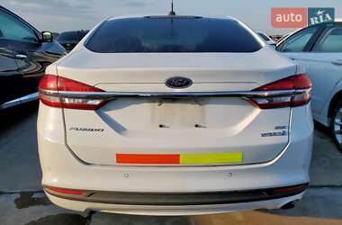 Седан Ford Fusion 2017 в 