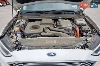 Седан Ford Fusion 2017 в 