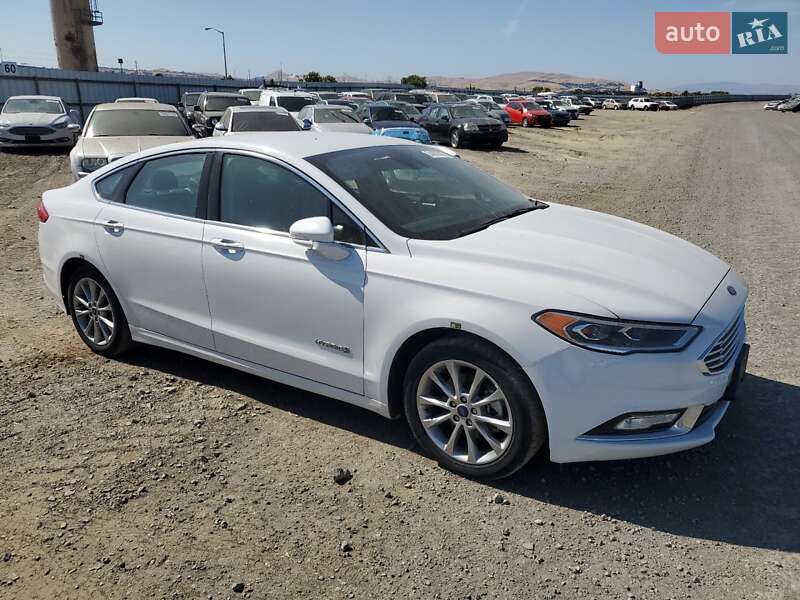 Седан Ford Fusion 2017 в Львове