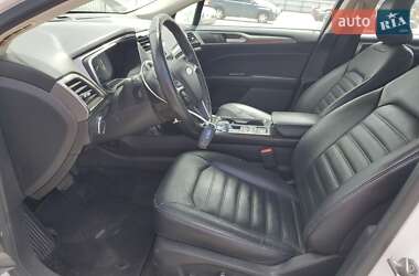 Седан Ford Fusion 2018 в 