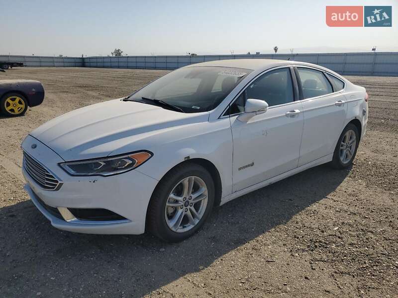 Седан Ford Fusion 2018 в 
