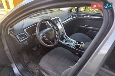 Седан Ford Fusion 2013 в 