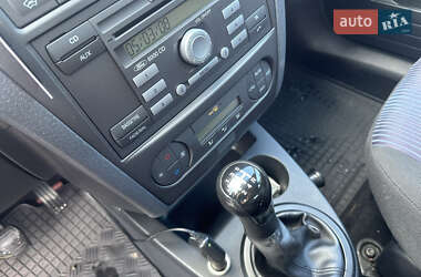 Хэтчбек Ford Fusion 2008 в 