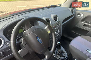 Хэтчбек Ford Fusion 2008 в 