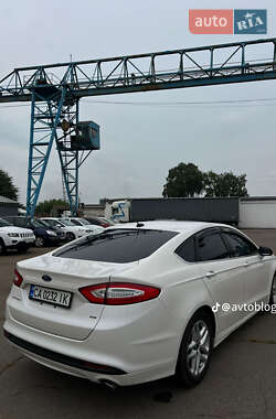 Седан Ford Fusion 2013 в 