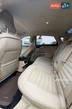 Седан Ford Fusion 2013 в 
