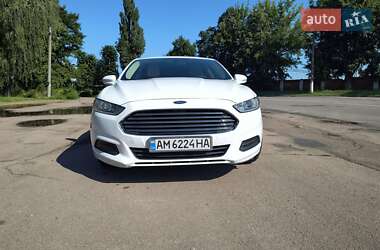 Седан Ford Fusion 2015 в Коростене
