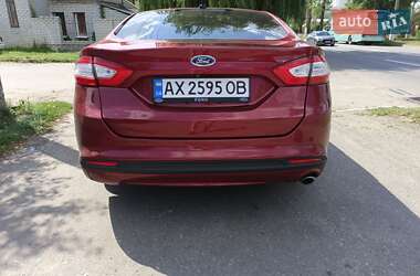 Седан Ford Fusion 2015 в 