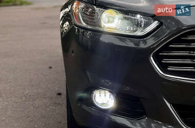 Седан Ford Fusion 2014 в 