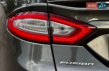 Седан Ford Fusion 2014 в 