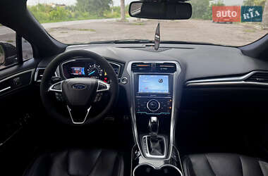 Седан Ford Fusion 2014 в 