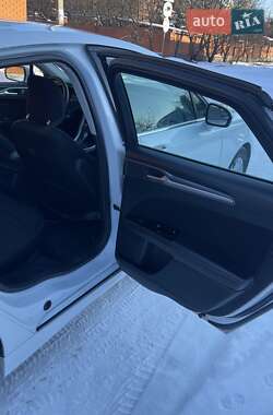 Седан Ford Fusion 2013 в 